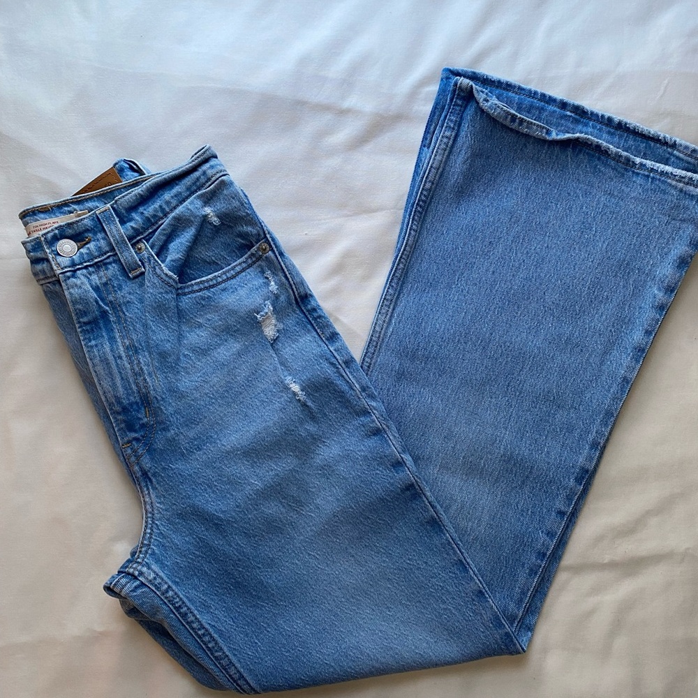 Levi’s Women’s 70’s High Flare